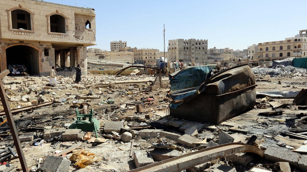 Das Bomben nimmt kein Ende: Trümmerwüste in der jemenitischen Hauptstadt Sanaa.