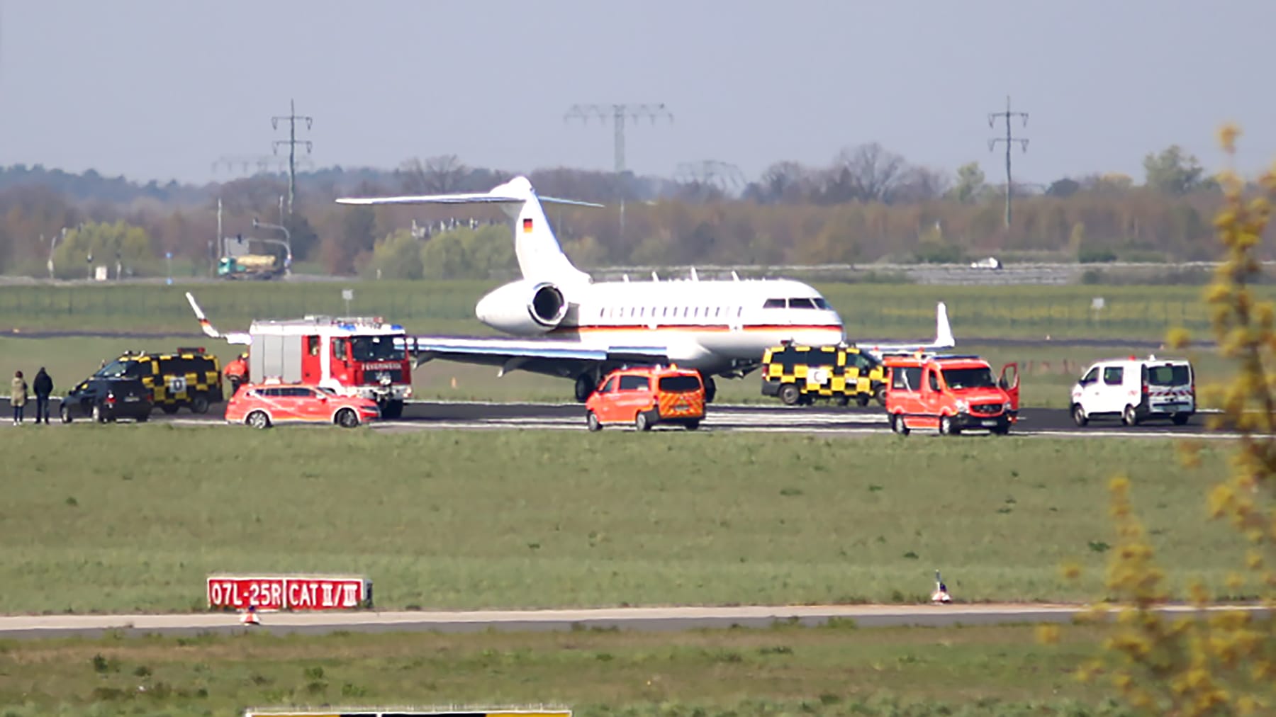 Ein Regierungsflieger musste in Schönefeld bei Berlin notlanden