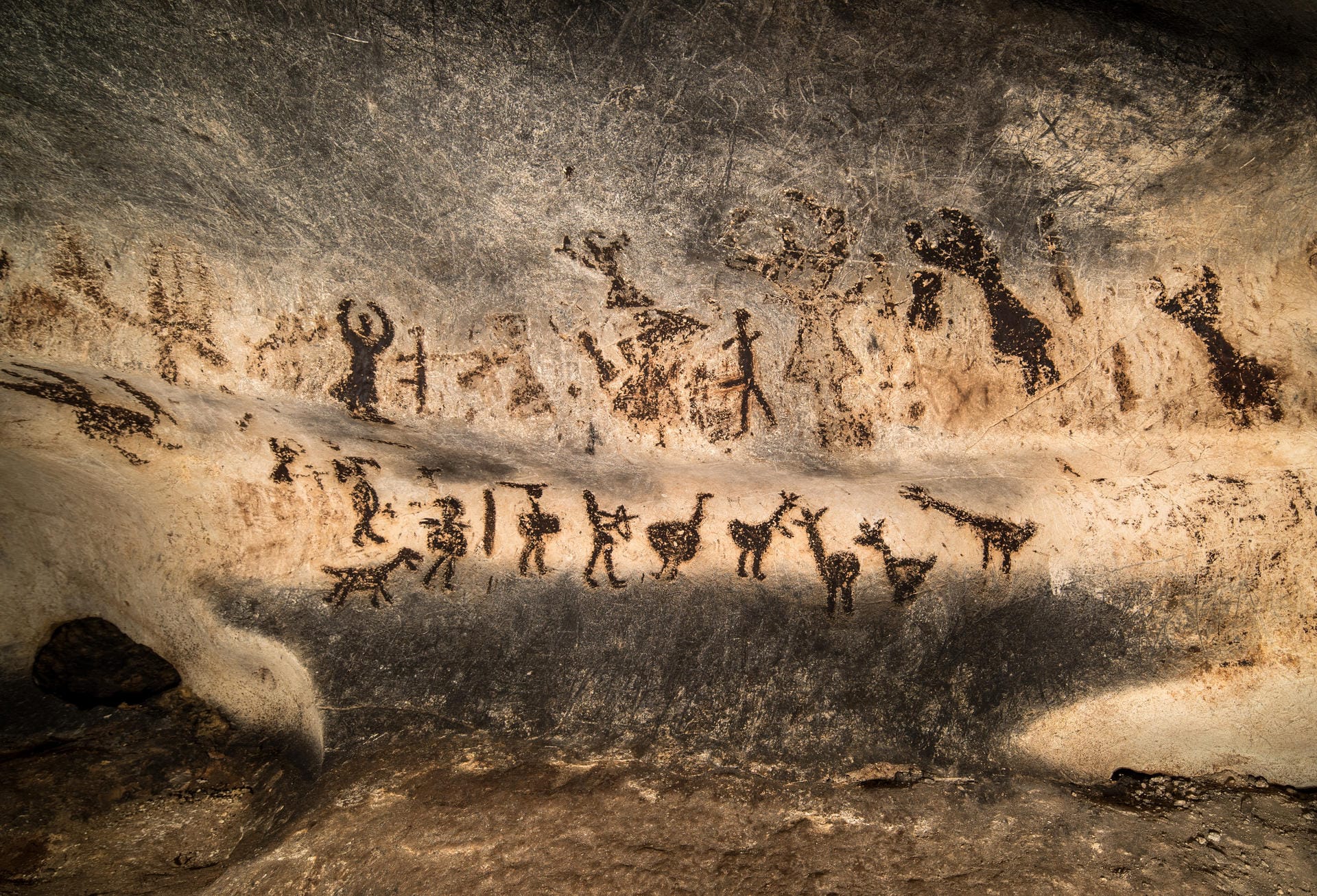 Chauvet-Höhle: Über 400 Wandbilder mit 1.000 Tier- und Symboldarstellungen wurden in der Chauvet-Höhle vor über 30.000 Jahren gemalt.