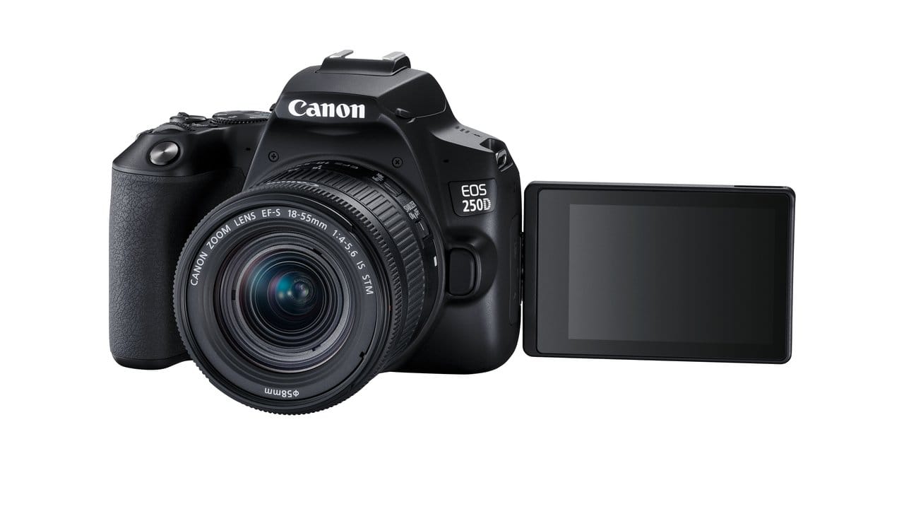 Spiegelreflex-Leichtgewicht mit ausgeprägten 4K-Fähigkeiten: die 550 Euro (Gehäuse) teure Canon EOS 250D.