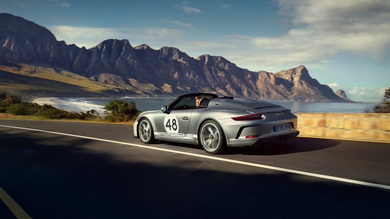 Offenherziger Flitzer: Porsche zeigt in New York mit dem 911 Speedster die limitierte und 500 PS starke Hommage an 70 Jahre Sportwagenbau.