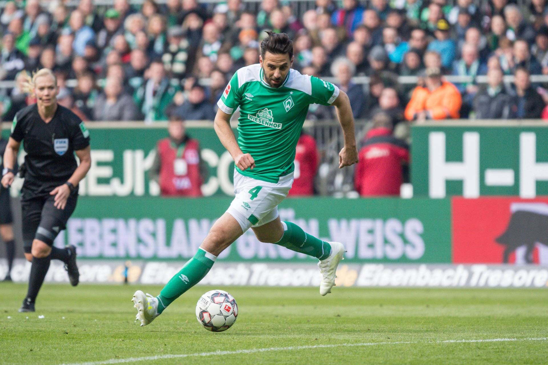 Werder Bremen: Ist es das letzte Spiel für Werder-Legende Claudio Pizarro? Die Grün-Weißen spielen noch gegen RB Leipzig (34. Spieltag, Heim).