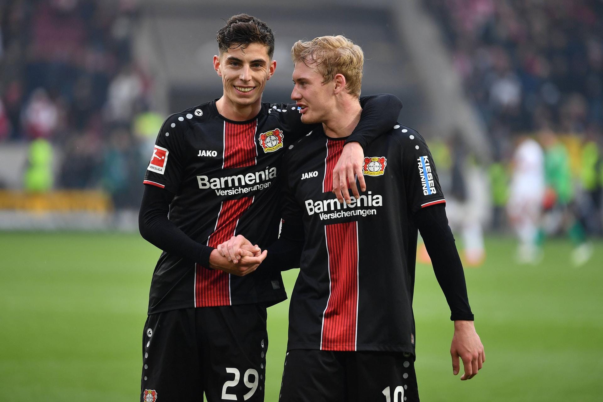 Bayer Leverkusen: Schafft es die Werkself um Kai Havertz (li.) und Julian Brandt noch in die Champions League? Dafür müssen sie das letzte Spiel gegen Hertha BSC (34. Spieltag, Heim) meistern.