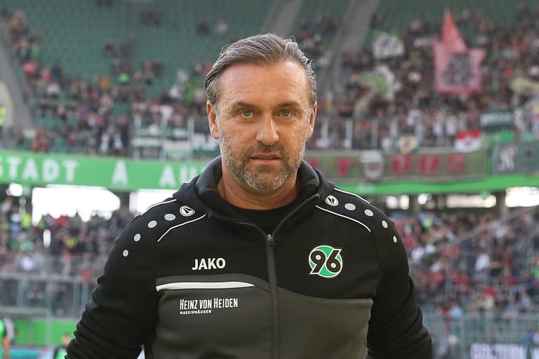 Hannover 96: Thomas Doll und seine Elf sind abgestiegen. Die Partie in Düsseldorf (34. Spieltag, Auswärts) könnte die letzte für den Coach sein.