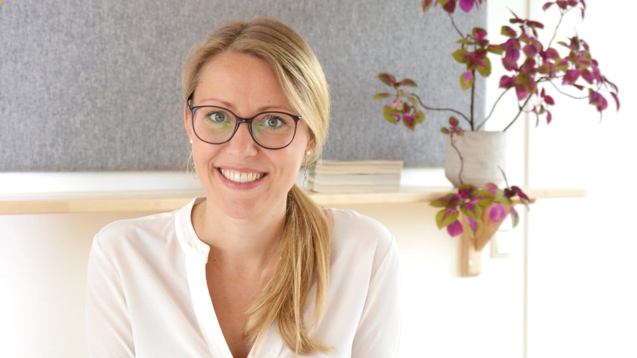 Lucy Merzenich-Lang ist Karriereberaterin aus Aachen und Geschäftsführerin von LML Karrierestrategien. Lucy Merzenich-Lang ist Karriereberaterin aus Aachen und Geschäftsführerin von LML Karrierestrategien.