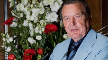 Gerhard Schröder sprach bei einem Empfang der Stadt Hannover zu seinem 75. Geburtstag im Neuen Rathaus.