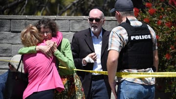 Bei einem Angriff auf die Chabad-Synagoge in Poway, Kalifornien, am letzten Tag des jüdischen Pessachfestes ist nach offiziellen Angaben ein Mensch getötet worden.