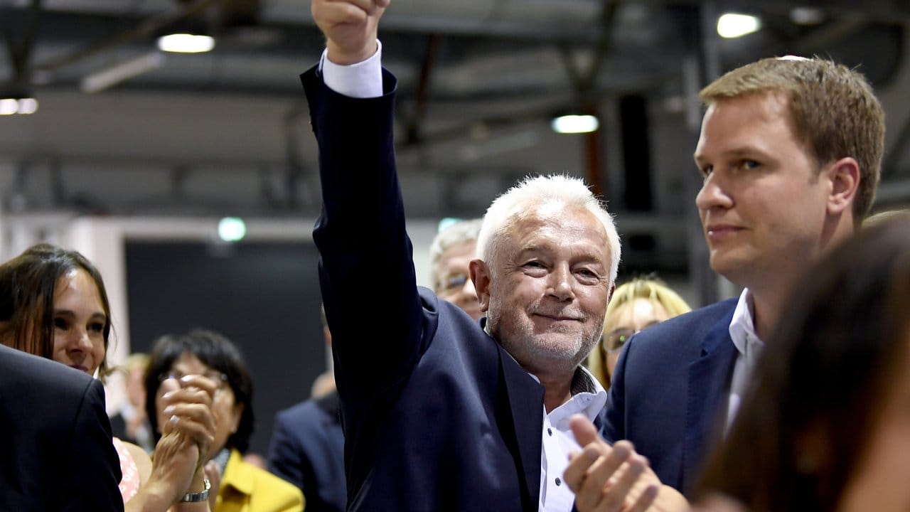 Wolfgang Kubicki, stellvertretender FDP-Parteivorsitzender und Bundesratsvizepräsident, freut sich über seine Wiederwahl beim 70. Wolfgang Kubicki, stellvertretender FDP-Parteivorsitzender und Bundesratsvizepräsident, freut sich über seine Wiederwahl beim 70.