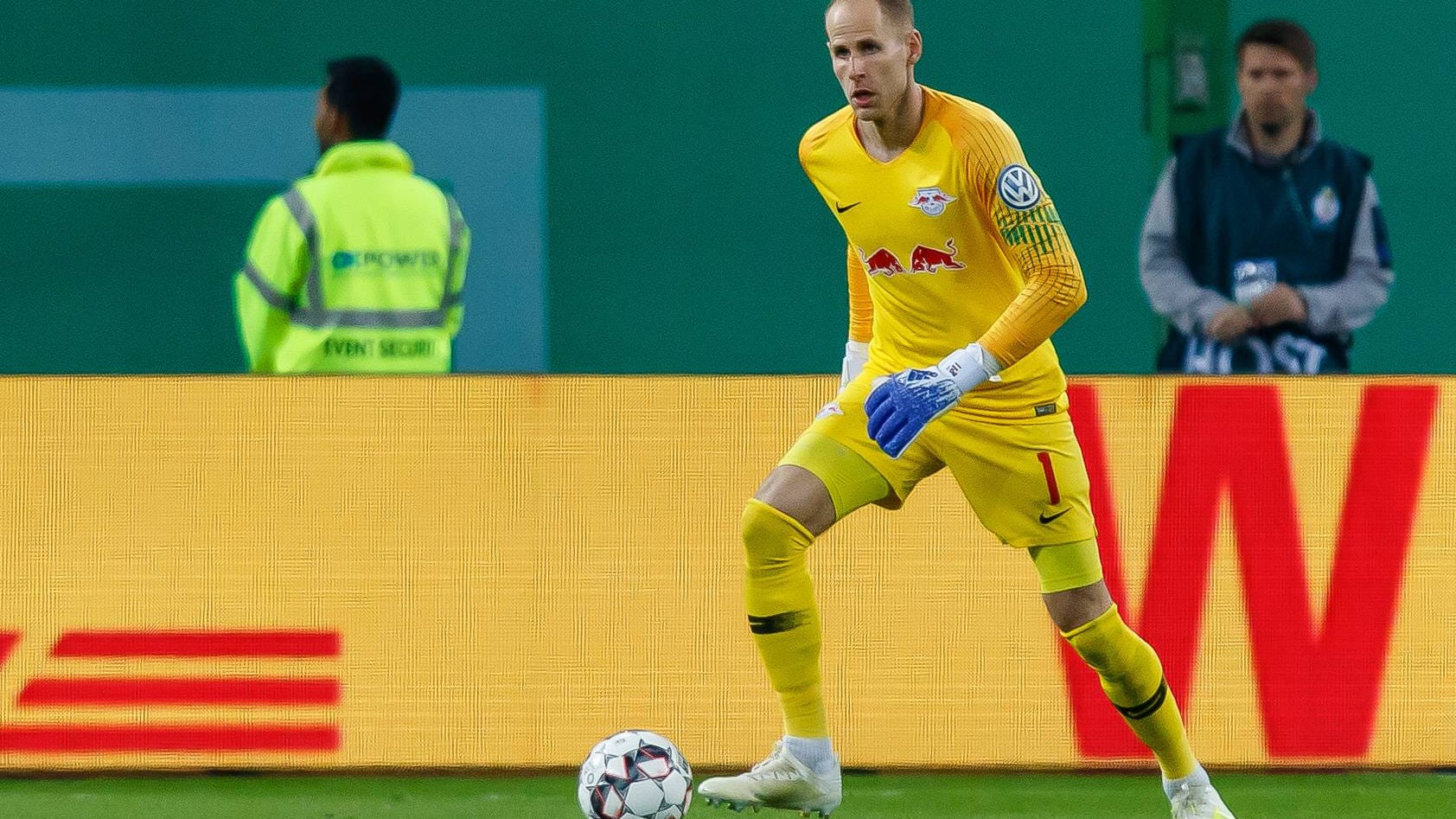 Peter Gulácsi: Der ungarische Schlussmann von RB Leipzig hielt mit mehreren gehaltenen Bällen den Dreier gegen den SC Freiburg fest. Zudem machte er sich verdient, indem er die nicht immer stabile Abwehrreihe von hinten dirigierte.