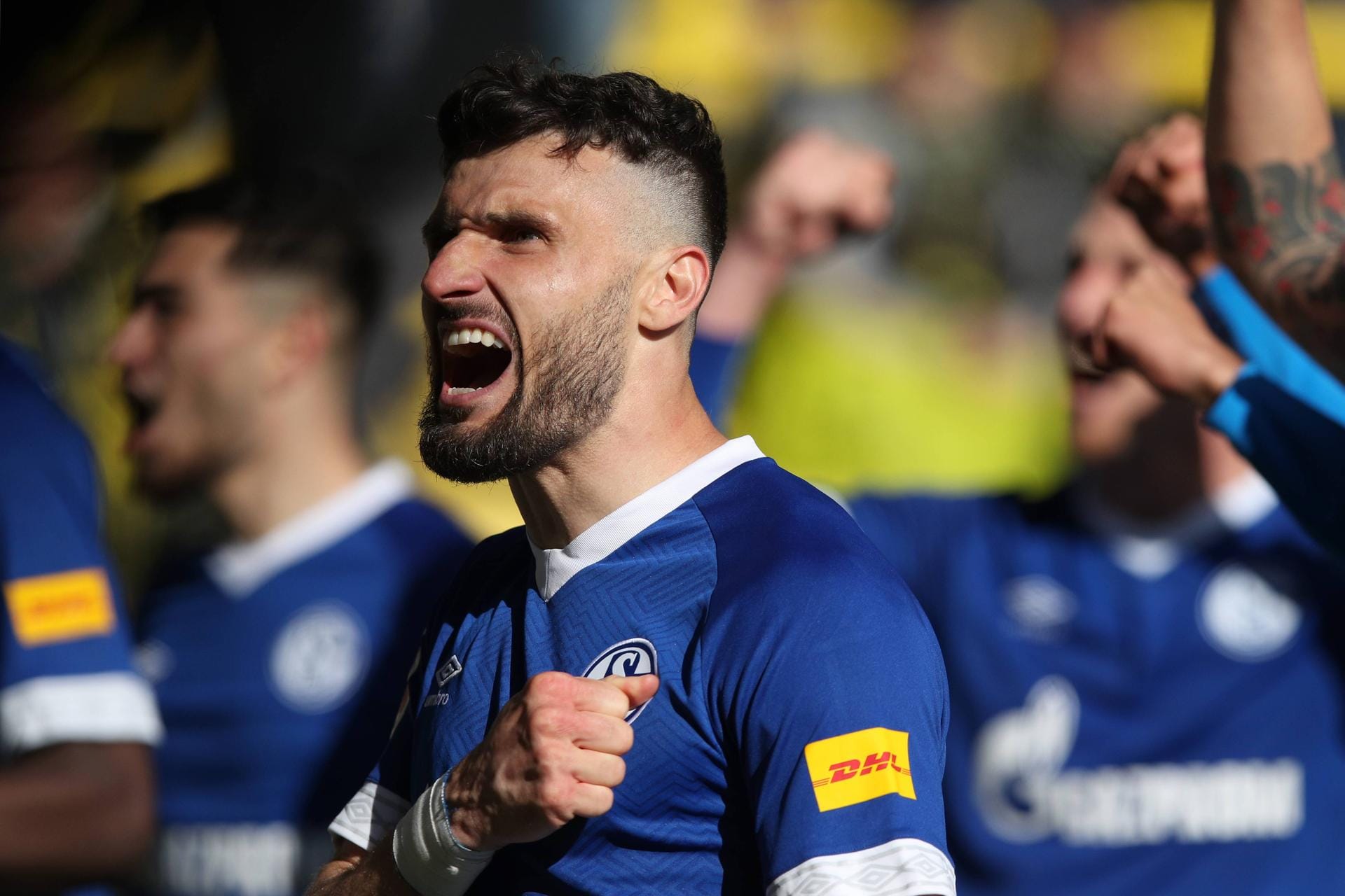 Daniel Caligiuri: Er war der Mann des Revierderbys mit zwei Toren. Zudem zeigte Caligiuri eine astreine individualtaktische Vorstellung auf seiner rechten Seite. Er war ballsicher und hatte zumeist das richtige Timing bei Vorstößen. Daniel Caligiuri: Er war der Mann des Revierderbys mit zwei Toren. Zudem zeigte Caligiuri eine astreine individualtaktische Vorstellung auf seiner rechten Seite. Er war ballsicher und hatte zumeist das richtige Timing bei Vorstößen.