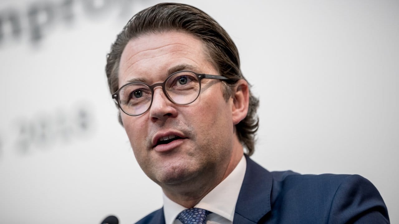 Bundesverkehrsminister Andreas Scheuer (CSU) hat Kevin Kühnert scharf kritisiert.