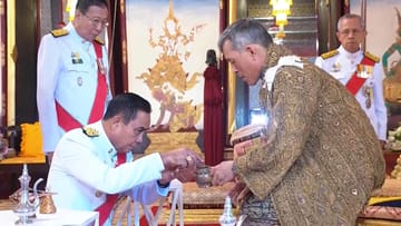 Salbungszeremonie von Thailands König