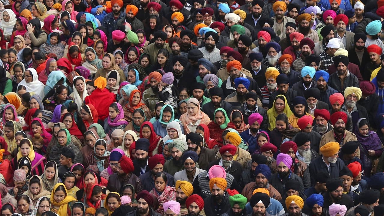 Menschenmenge in Indien.