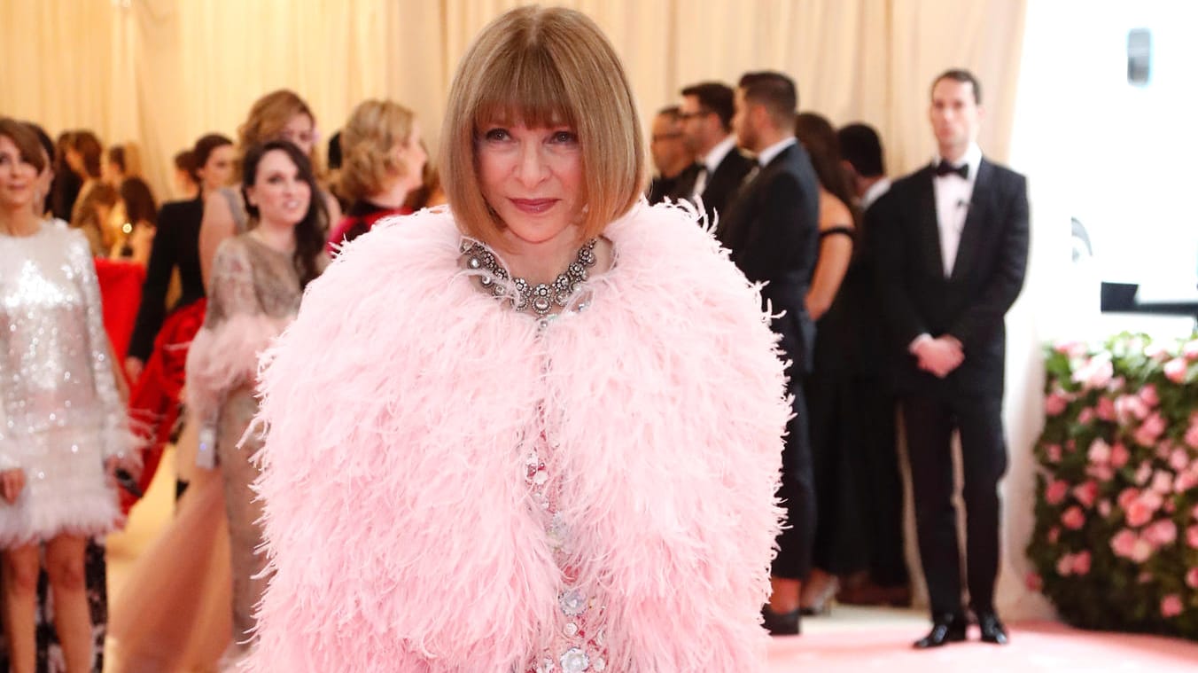 Anna Wintour: Die Gastgeberin der Gala glitzert in einem Chanel-Kleid, das Karl Lagerfeld für sie entworfen hatte.