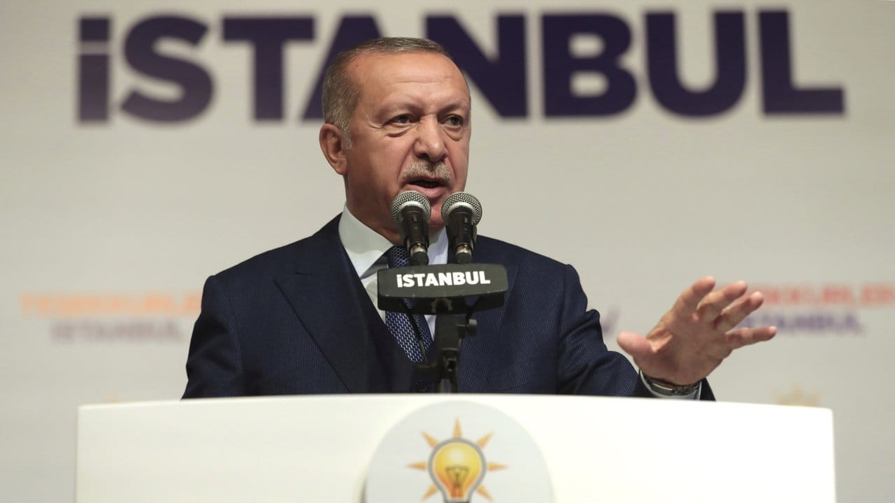 Der türkische Präsident Recep Tayyip Erdogan spricht in Istanbul.