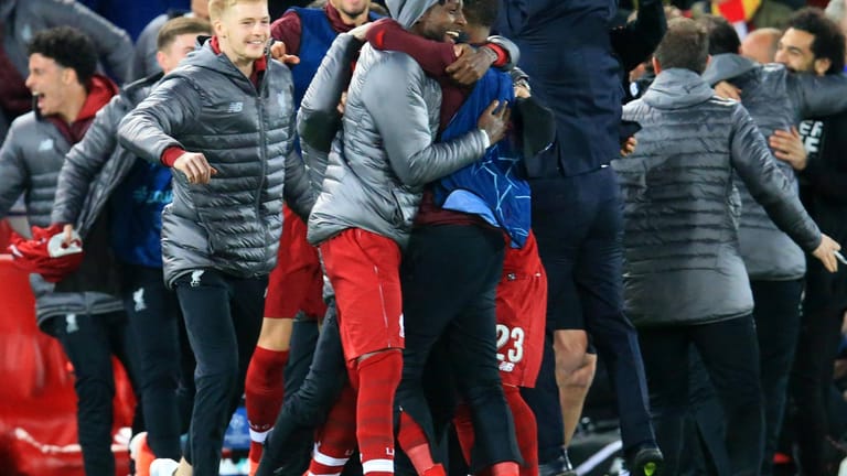 "The Daily Mail" (Großbritannien): "Besser als Istanbul? Ja, gib es schon zu. Es war besser als Istanbul (Anm.: als Liverpool 2005 nach einem 0:3-Pausenrückstand doch noch gegen den AC Mailand siegte). Barcelona ist besser als der AC Mailand. Lionel Messi ist besser als Kaka. Und Liverpool ist jetzt besser als Liverpool damals. Liverpool ist jetzt nichts weniger als erstaunlich."