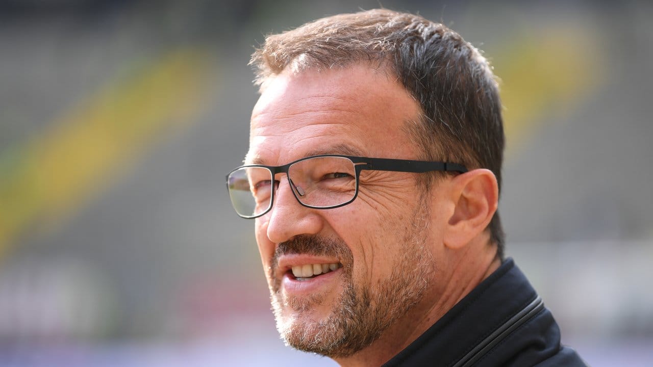 Glaubt, dass Eintracht Frankfurt gegen den FC Chelsea bestehen kann: Sportvorstand Fredi Bobic. Glaubt, dass Eintracht Frankfurt gegen den FC Chelsea bestehen kann: Sportvorstand Fredi Bobic.