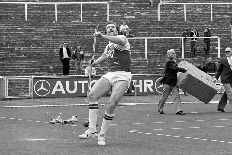 9. Mai: Im Alter von 66 Jahren stirbt Ex-Speerwerfer Michael Wessing an den Folgen einer Operation. 1978 feierte er mit dem Europameistertitel in Prag seinen größten Erfolg.