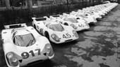 Renn-Rudel: Für die erforderliche Zulassung durch die Motorsportbehörde musste Porsche mindestens 25 Exemplare vom 917 bauen.