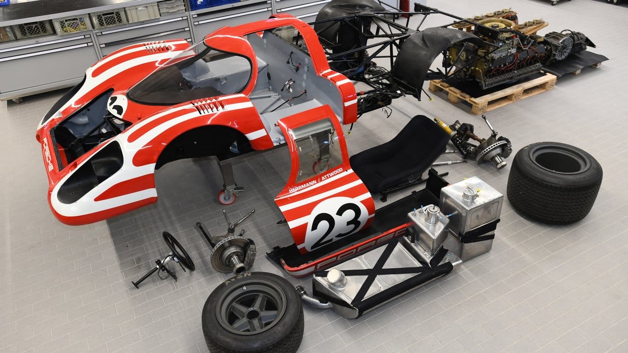 Auto-Puzzle: Den zum Double des Le-Mans-Siegers von 1970 umgebauten 917 (Bild) rüstete Porsche wieder in seinen Ursprungszustand zurück.
