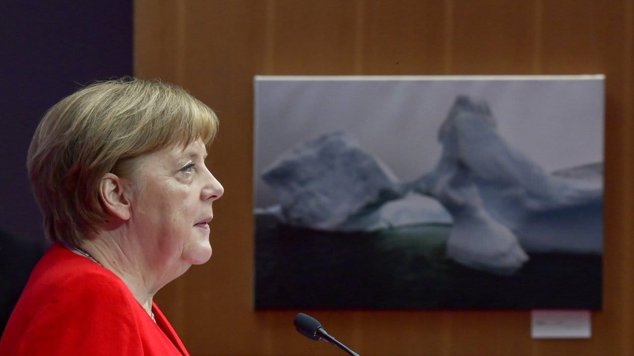 Bundeskanzlerin Merkel will einen Weg zu Klimaneutralität bis zum Jahr 2050 finden. Bundeskanzlerin Merkel will einen Weg zu Klimaneutralität bis zum Jahr 2050 finden.