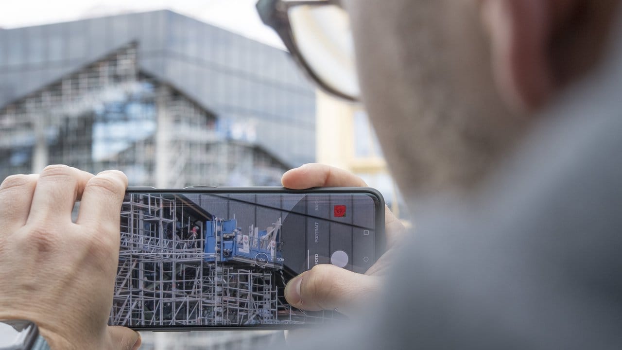 Die Kamera des OnePlus 7 Pro erlaubt dreifachen optischen Zoom, mit digitaler Hilfe ist bis zu zehnfache Vergrößerung möglich.
