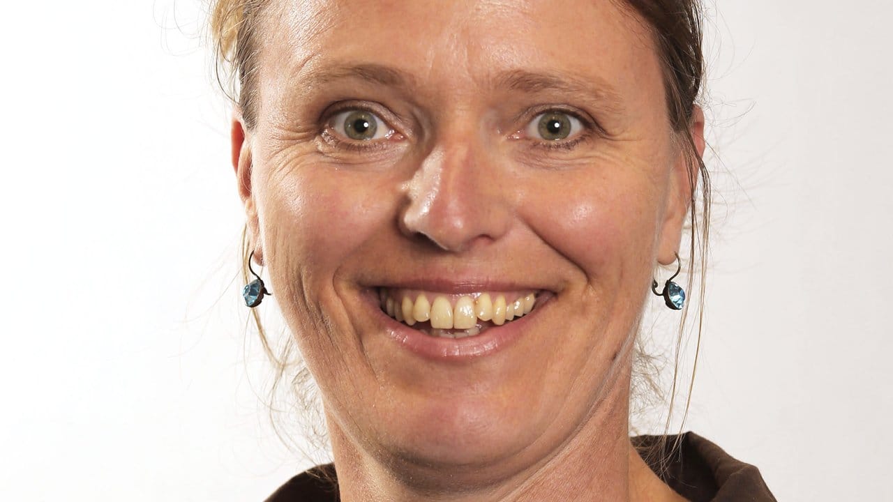 Susanne Umbach ist Beraterin im Referat Lebensmittel und Ernährung bei der Verbraucherzentrale Rheinland-Pfalz. Susanne Umbach ist Beraterin im Referat Lebensmittel und Ernährung bei der Verbraucherzentrale Rheinland-Pfalz.