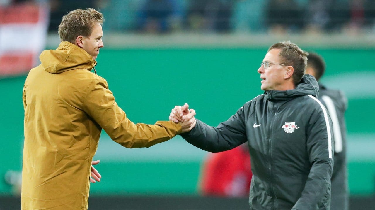Noch Konkurrenten, bald Kollegen bei RB Leipzig: Sportdirektor Ralf Rangnick (r) und Trainer Julian Nagelsmann.