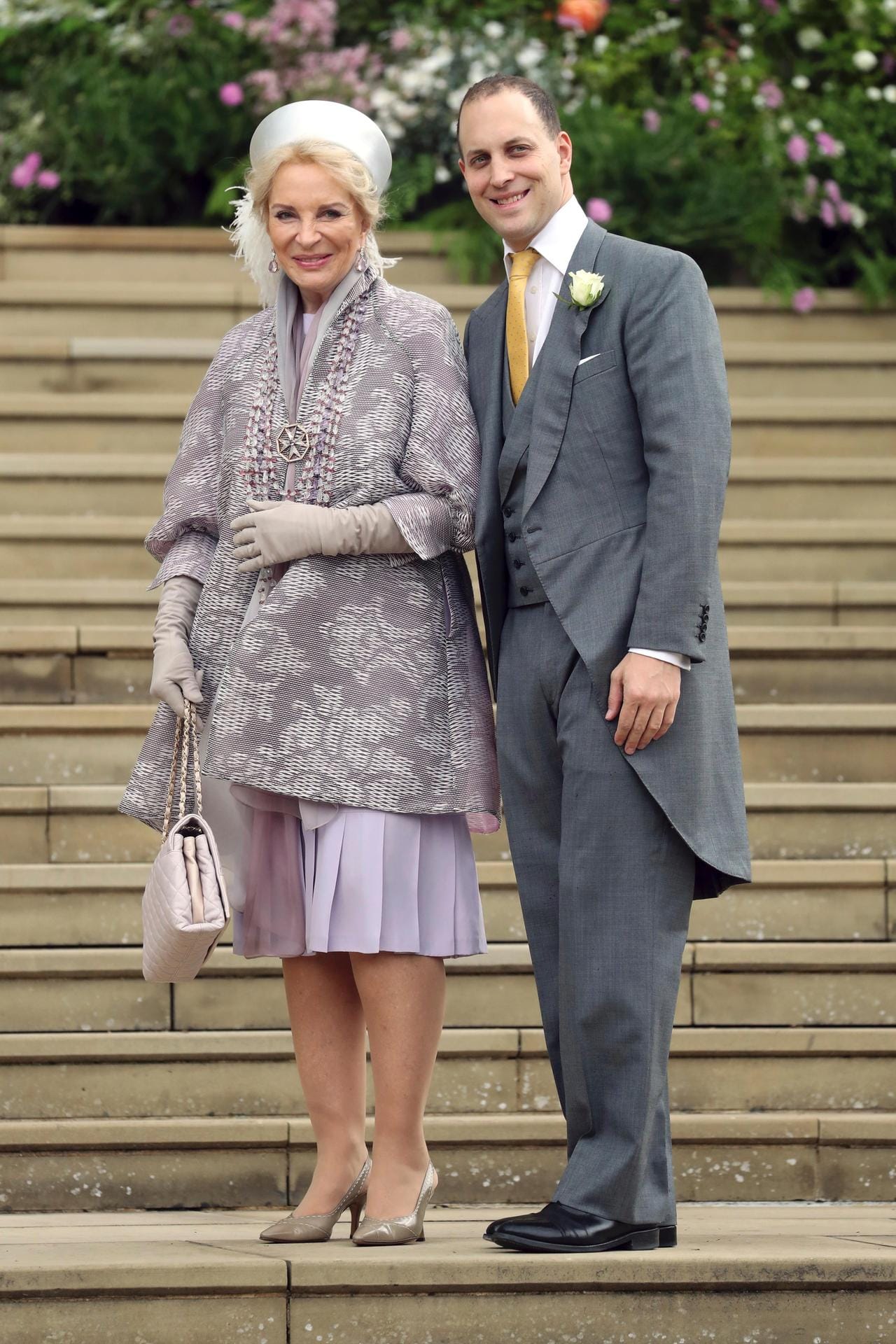 Die Mutter der Braut, Prinzessin Michael von Kent, und der Bruder der Braut, Frederick Windsor, kamen zusammen.