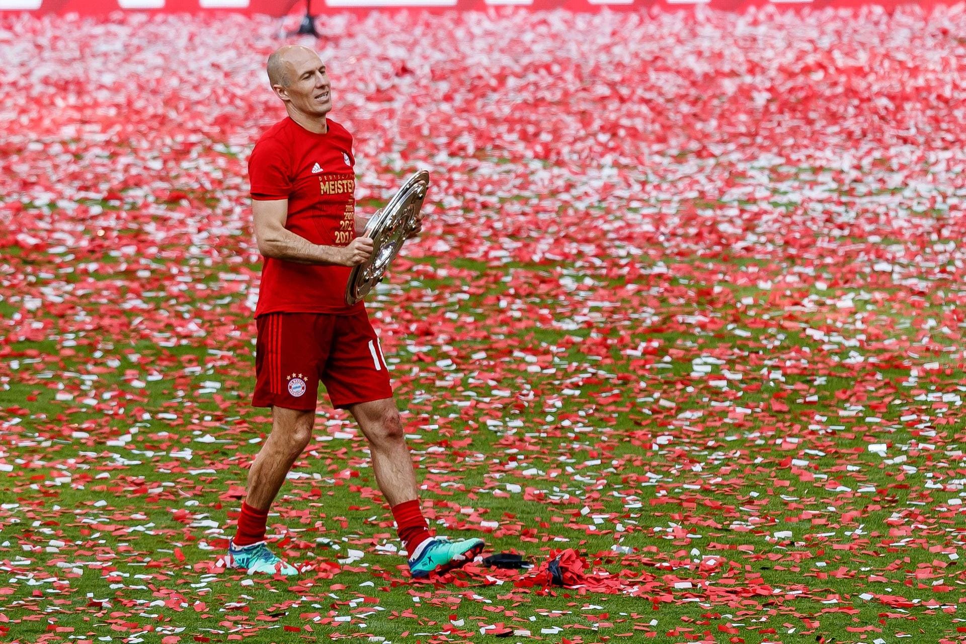 Torschütze Arjen Robben über sein letztes Bundesligaspiel für Bayern: "Viele Emotionen gehen da durch den ganzen Körper. Das kann man mit Worten nicht beschreiben. Das muss man einfach erleben."