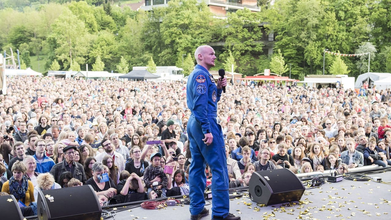 Astronaut Alexander Gerst vor mehreren tausend Zuschauern in Künzelsau.