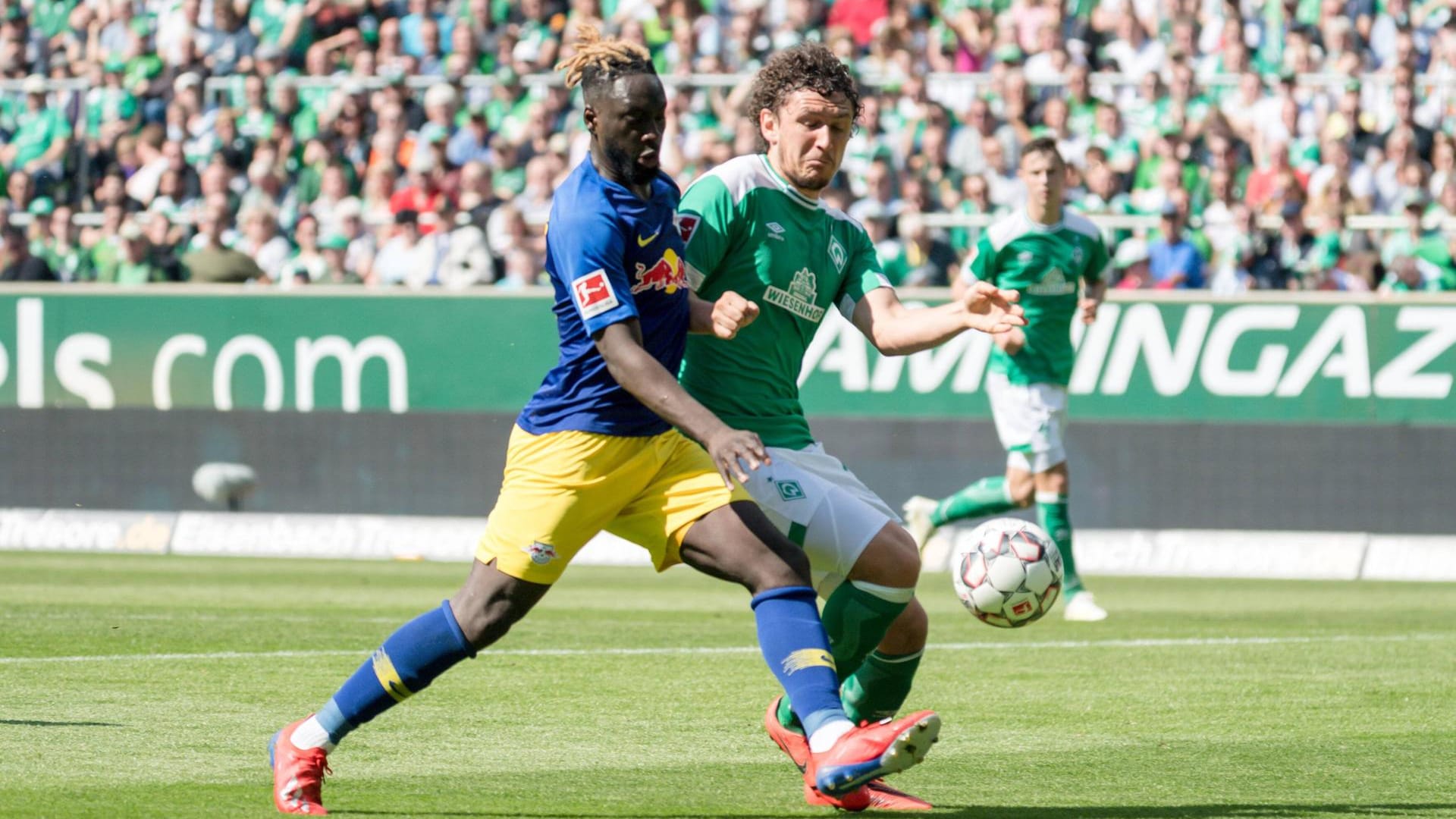 Miloš Veljković (r.): Partien gegen RB Leipzig können für einen Innenverteidiger sehr unangenehm sein. Das aggressive Pressing der Leipziger forciert nicht selten Fehlpässe im Spielaufbau. Aber Bremens Abwehr hielt sich weitestgehend schadlos. Gerade Veljković agierte hochkonzentriert und wählte zumeist die richtige Aktion.