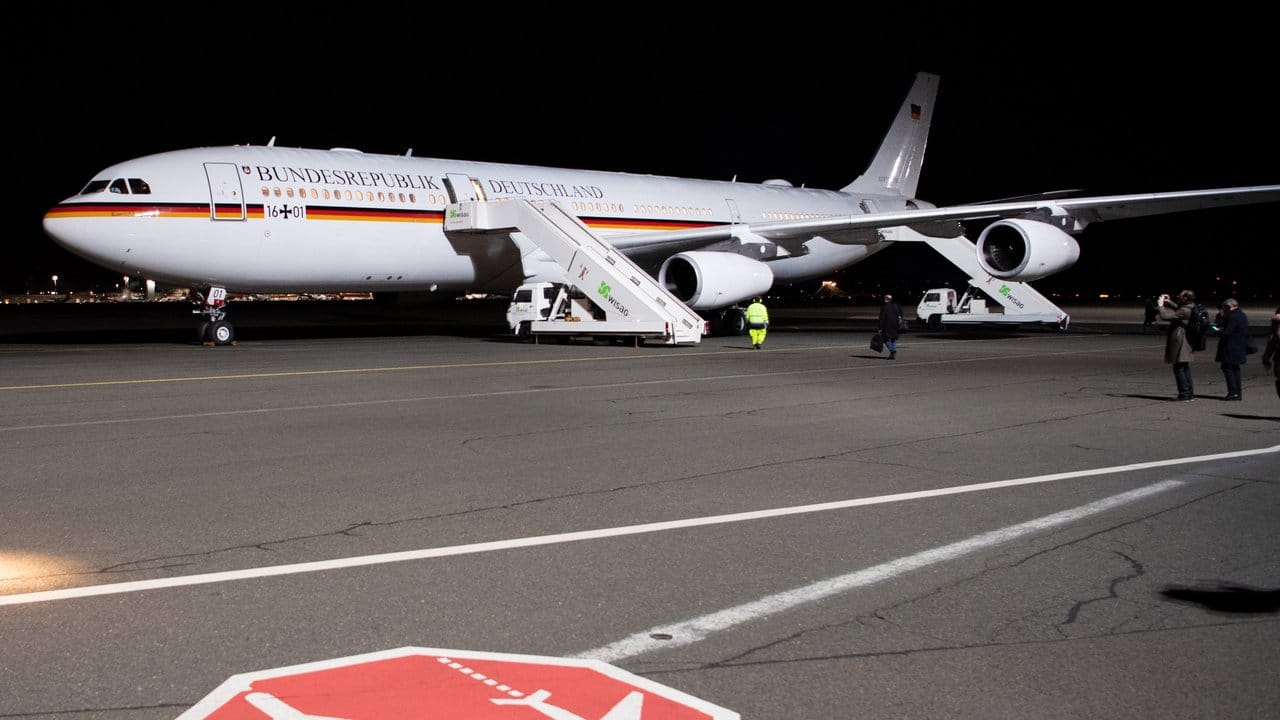 Kurz nach seiner viermonatigen Generalüberholung hatte der Regierungs-Airbus A340 "Konrad Adenauer" erneut eine Panne.