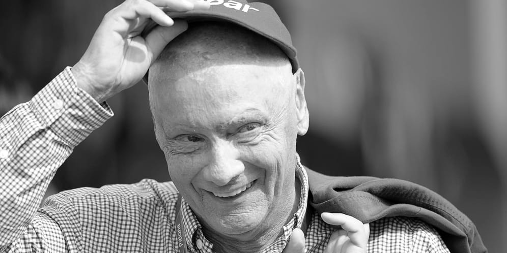 Italien, 2011: Die rote Kappe wurde zum Markenzeichen von Niki Lauda.