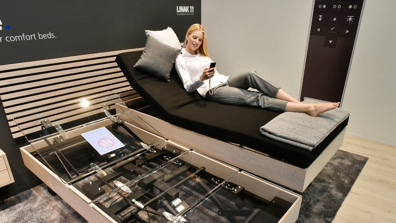 Zur Weiterentwicklung des Smart Home gehören auch ausgeklügelte Steuerungsfunktionen für Betten. Zur Weiterentwicklung des Smart Home gehören auch ausgeklügelte Steuerungsfunktionen für Betten.