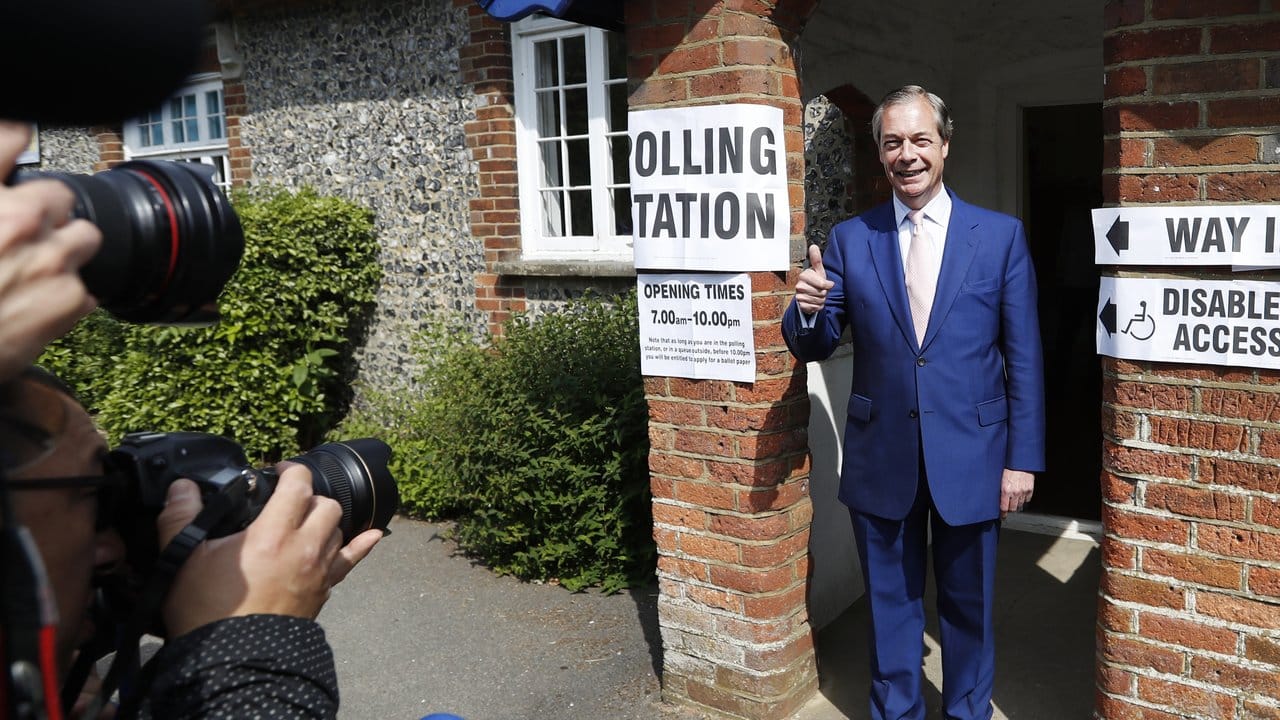 In Großbritannien zeichnet sich ein Triumph für die Brexit-Partei von Nigel Farage ab.