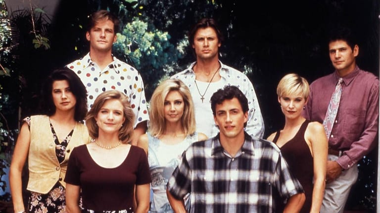 "Melrose Place" zählt zu den beliebtesten Serien der Neunziger. Vor 20 Jahren wurde die Show abgesetzt.