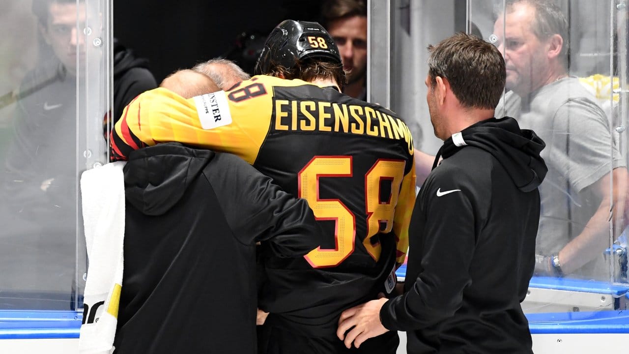 Markus Eisenschmid musste verletzt vom Eis.
