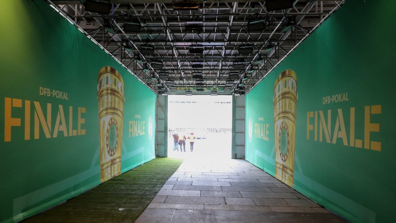 Der Blick in den Spielertunnel des Berliner Olympiastadions.