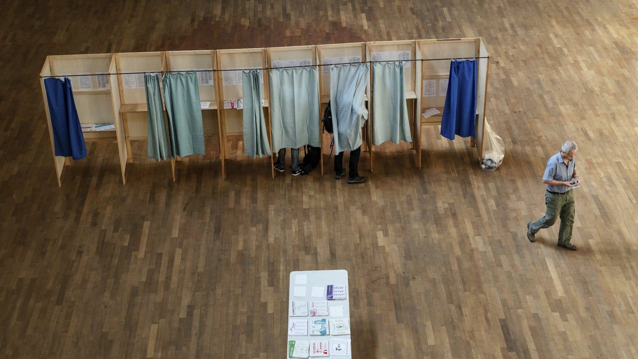 Wahlkabine im französischen Lyon.