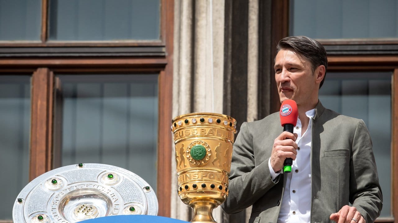 Bayern-Trainer Niko Kovac erhält von Präsident Hoeneß nach dem Double eine Jobgarantie.
