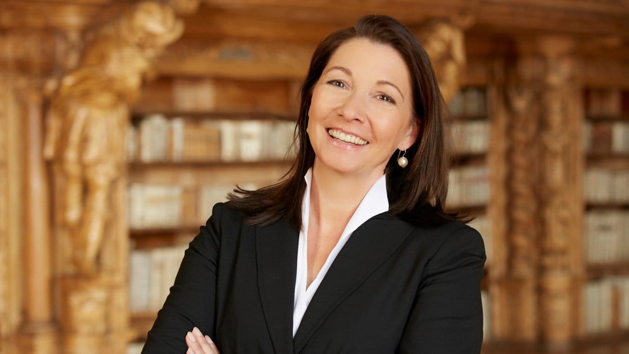 Manuela Mahn ist Autorin und Gewürz-Expertin aus Bamberg. Manuela Mahn ist Autorin und Gewürz-Expertin aus Bamberg.