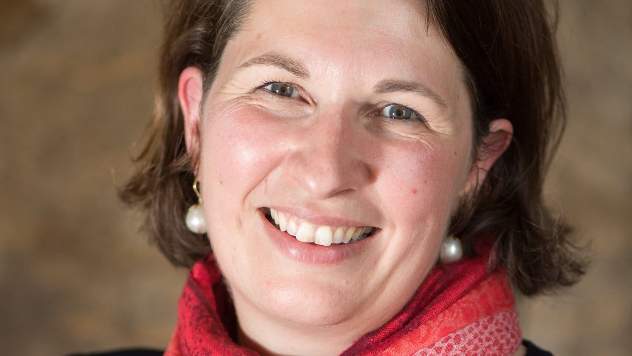 Sommelière Romana Echensperger aus München trägt als eine von acht Deutschen den Titel Master of Wine. Sommelière Romana Echensperger aus München trägt als eine von acht Deutschen den Titel Master of Wine.