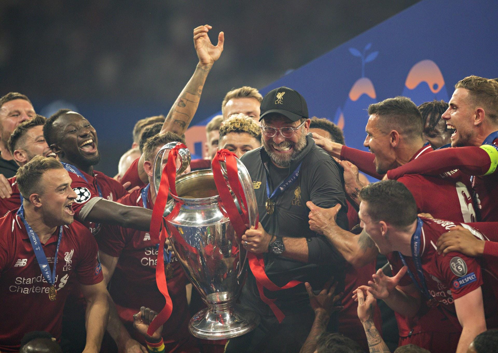 "L'équipe" (Frankreich): "Die roten Könige. Liverpool gewinnt ein enttäuschendes Finale."