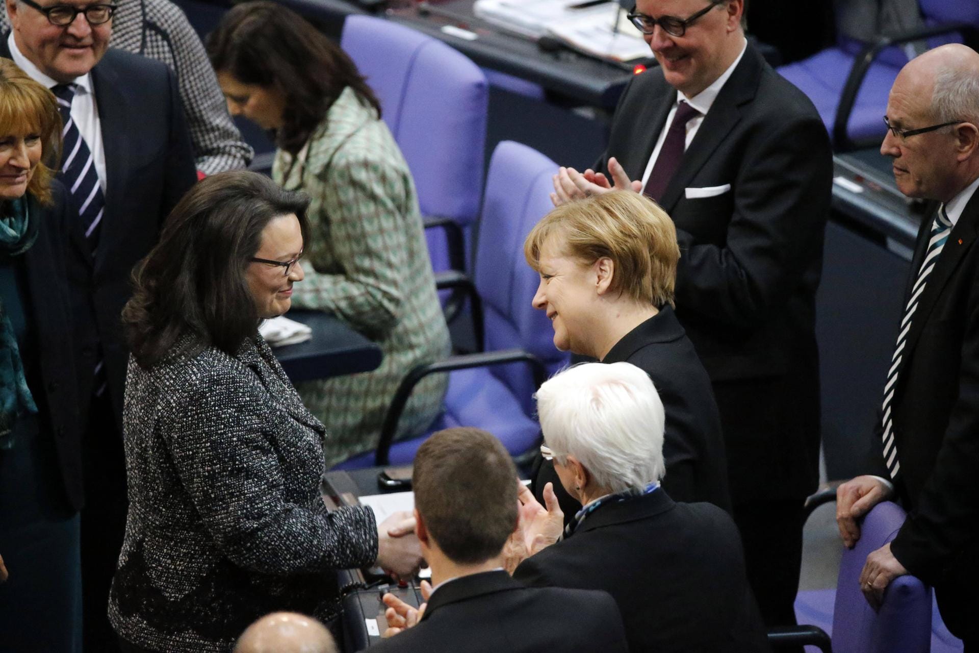 2007 wird Nahles stellvertretende Parteivorsitzende. Nach der verlorenen Bundestagswahl wird sie mit 69,6 Prozent der Stimmen zur Generalsekretärin der Partei gewählt.
