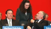 Von 1993 bis 1995 ist Nahles Landesvorsitzende der Jungsozialisten (Jusos). 1999 wird sie Juso-Chefin.