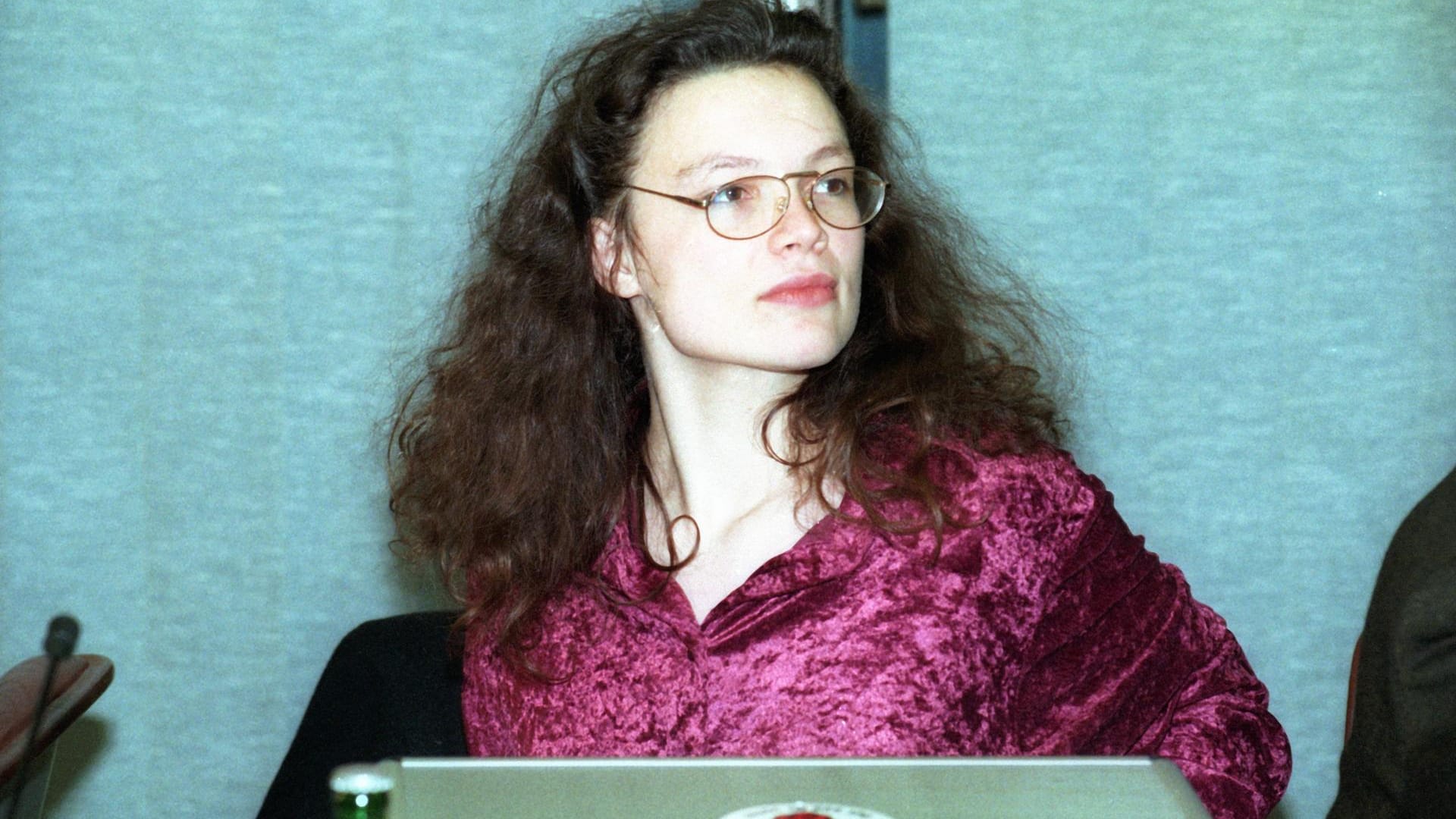 Als 18-Jährige tritt Andrea Nahles 1989 in die SPD ein und gründet den Ortsverein in Weiler in Rheinland-Pfalz mit.