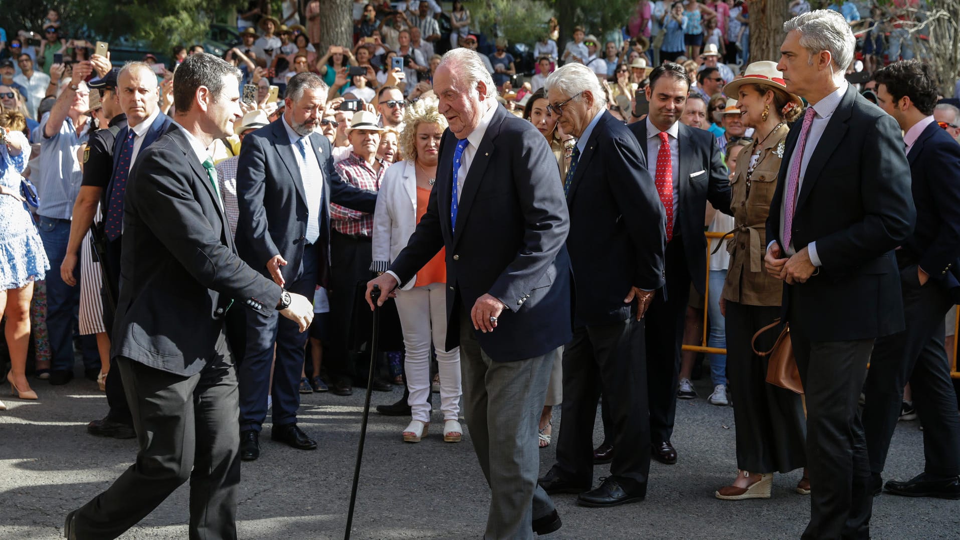 Juan Carlos kommt zu dem traditionellen Stierkampf "Corrida de San Fernando".