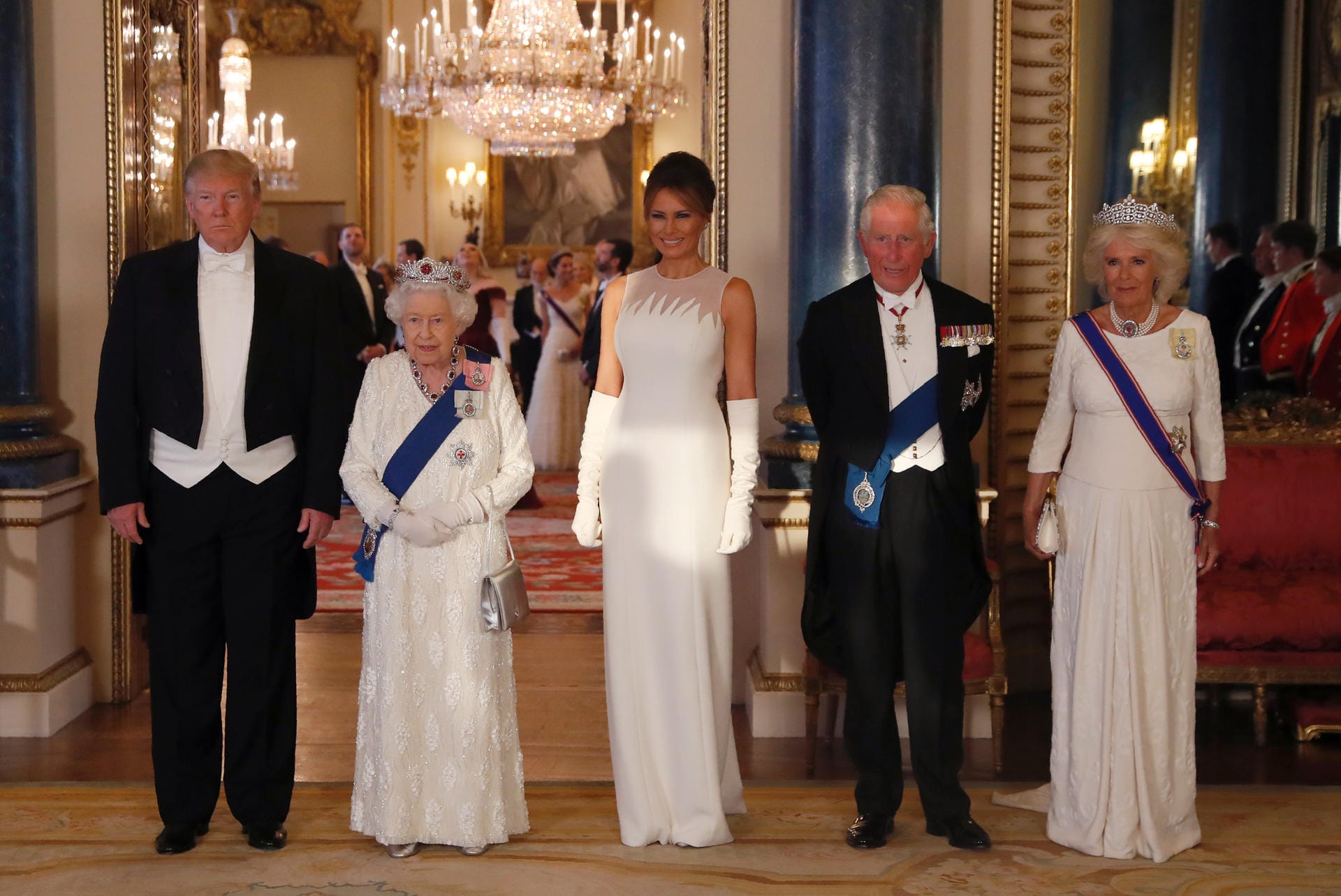 Donald Trump, Queen Elizabeth, Melania Trump, Prinz Charles und Herzogin Camilla.