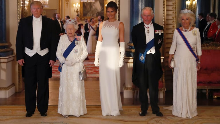 Donald Trump, Queen Elizabeth, Melania Trump, Prinz Charles und Herzogin Camilla.